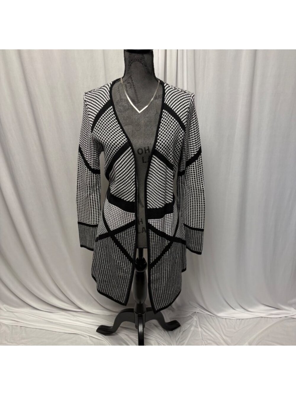 Belldini Open Front Cardigan Womens Size Large Black White Geometric Long Sleeve
